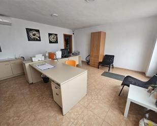 Industrial buildings to rent in Fortuna  with Air Conditioner and Furnished