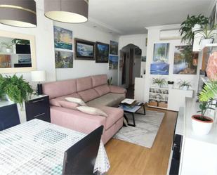 Sala d'estar de Pis en venda en Benidorm amb Piscina