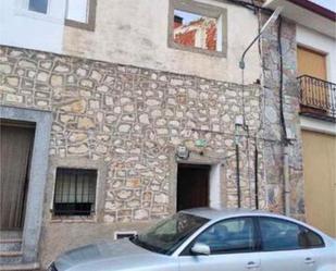 Vista exterior de Casa adosada en venda en Corpa amb Jardí privat