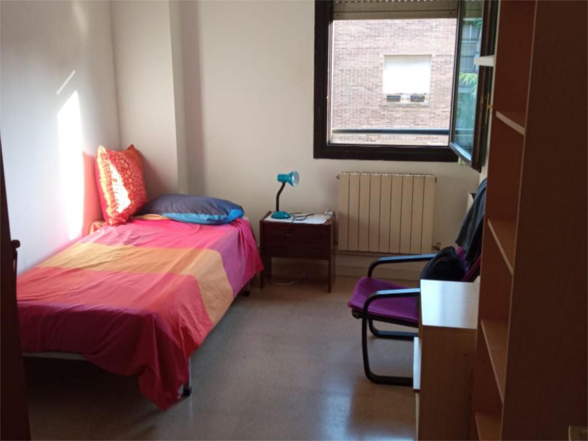 Bedroom of Flat to share in  Pamplona / Iruña  with Furnished