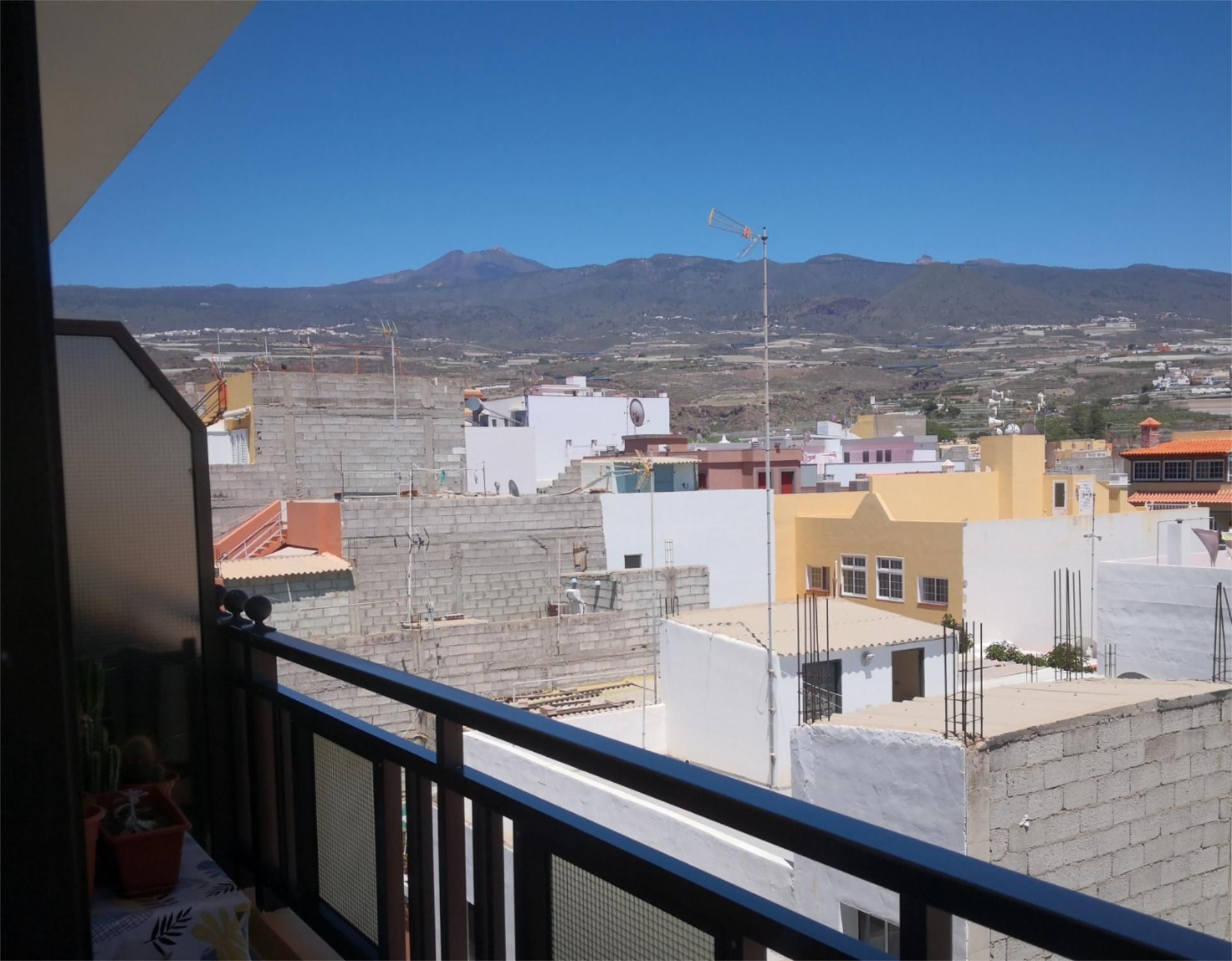 Exterior view of Apartment to share in Guía de Isora  with Terrace, Furnished and Oven