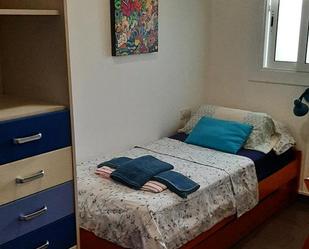 Bedroom of Planta baja to share in  Barcelona Capital  with Terrace, Furnished and Oven