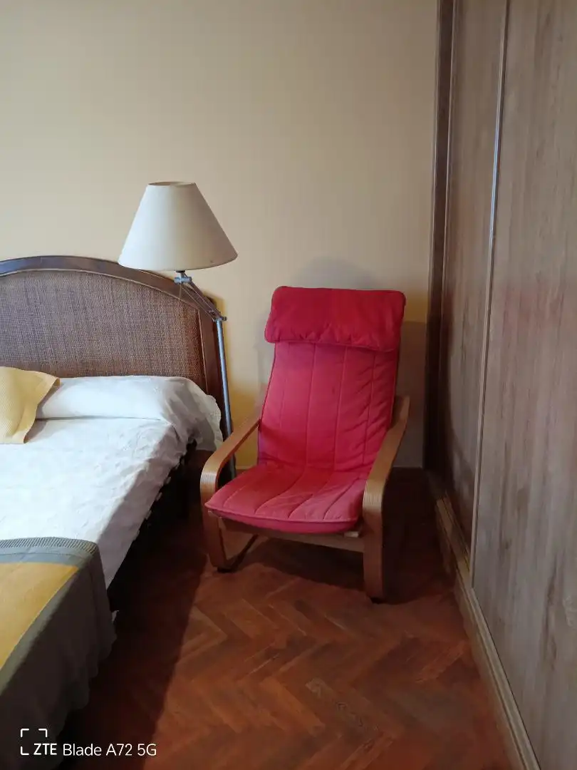 Habitació a Glorieta las Cañas, 40, Las Lomas - Salinera - La Muñeca Dormitori de Casa adosada per a compartir en Guadalajara amb Aire condicionat, Calefacció i Jardí privat