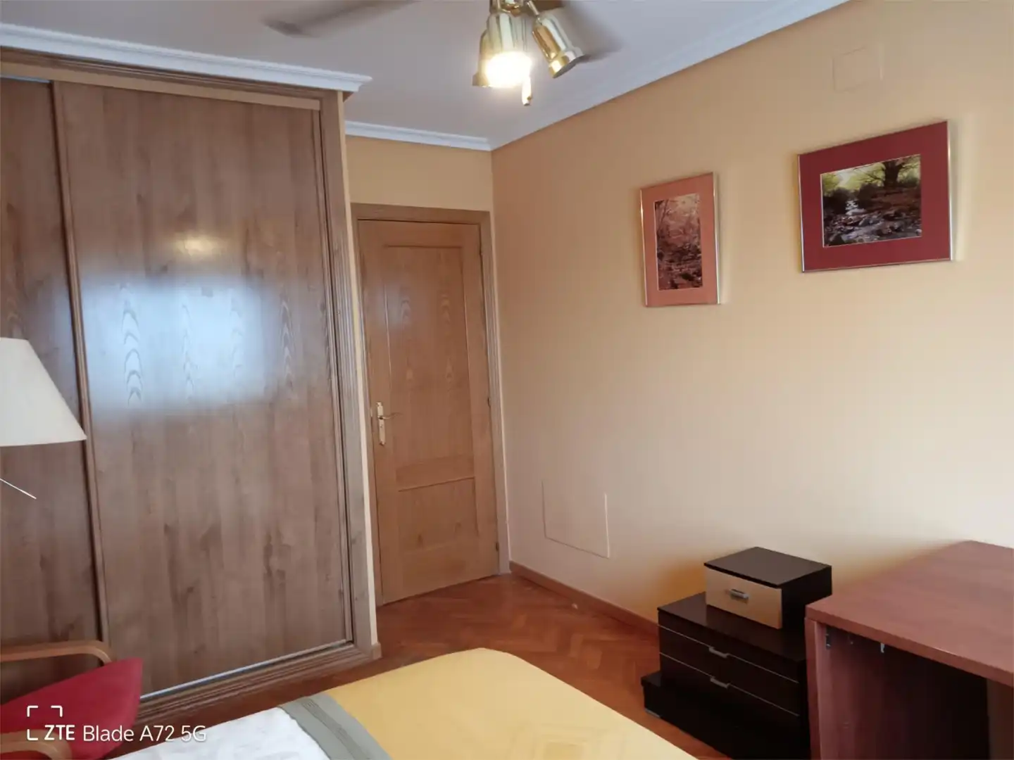 Habitació a Glorieta las Cañas, 40, Las Lomas - Salinera - La Muñeca Dormitori de Casa adosada per a compartir en Guadalajara amb Aire condicionat, Calefacció i Jardí privat