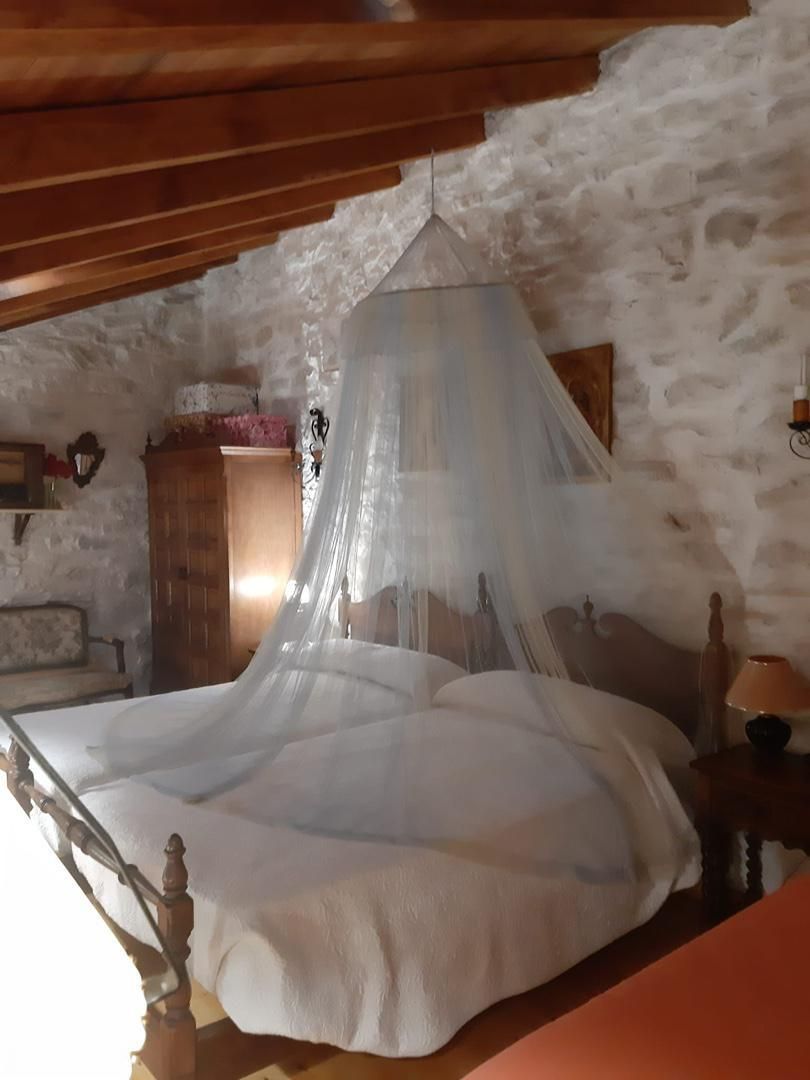 Schlafzimmer von Country house zum verkauf in Valdeprado del Río