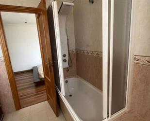 Bathroom of Flat to rent in Elche / Elx  with Terrace and Balcony