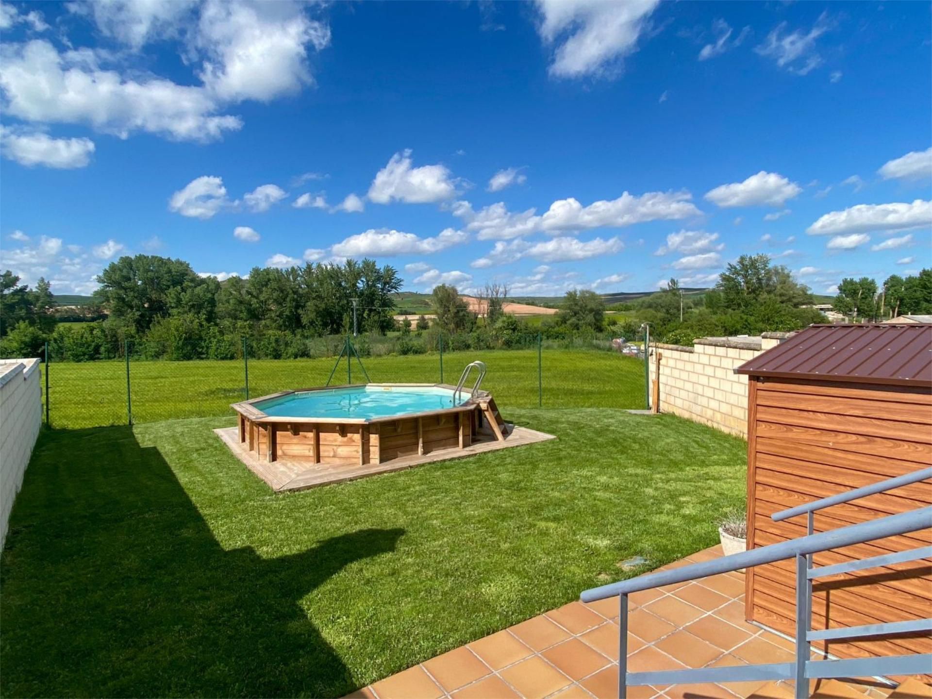 Piscina de Casa o xalet en venda en Arcos amb Calefacció, Jardí privat i Parquet