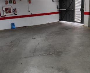 Garage to rent in  Logroño