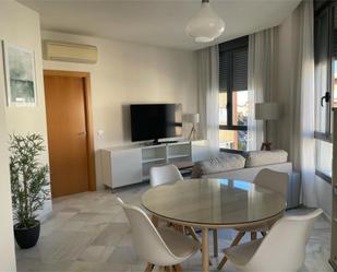 Sala d'estar de Pis de lloguer en  Sevilla Capital amb Aire condicionat, Calefacció i Moblat