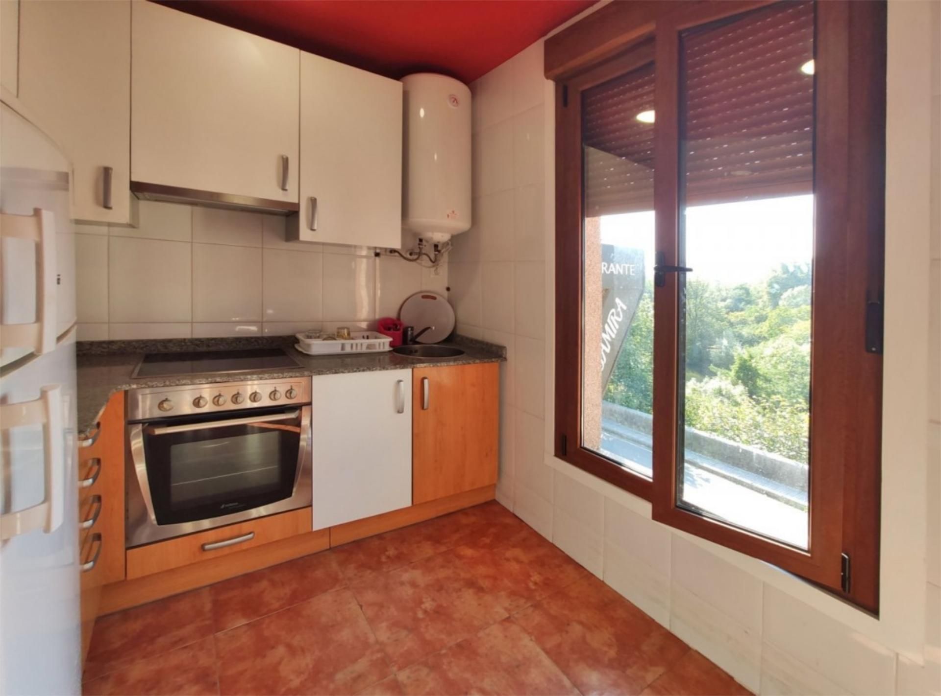 Cuina de Casa o xalet en venda en Medio Cudeyo amb Terrassa i Balcó