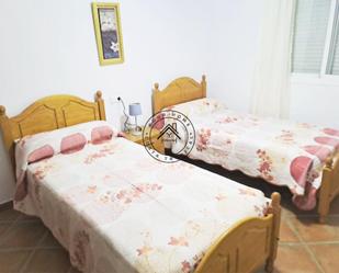 Dormitori de Pis en venda en Viñuela amb Jardí privat, Terrassa i Moblat