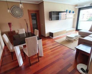 Sala d'estar de Pis de lloguer en  Madrid Capital amb Aire condicionat, Calefacció i Jardí privat