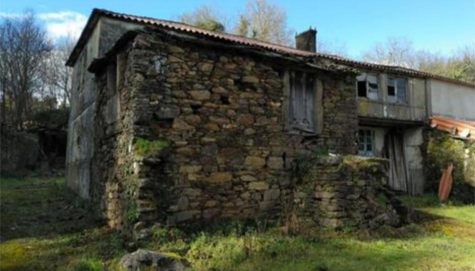 Foto 1 de Casa adosada en venda a Lugar Sabuceda, 4, Touro, A Coruña