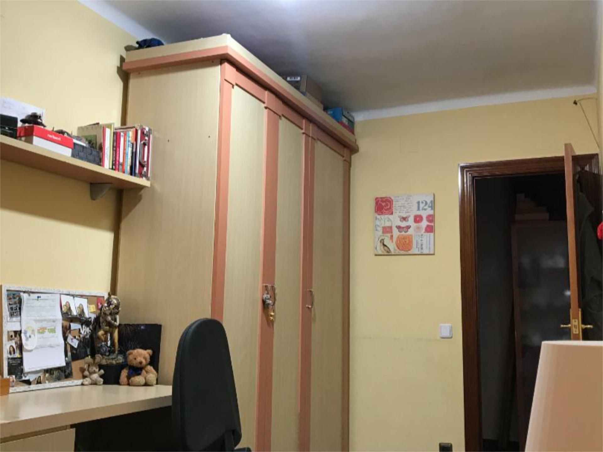 Dormitori de Pis per a compartir en L'Hospitalet de Llobregat amb Terrassa, Moblat i Forn