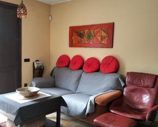 Wohnzimmer von Einfamilien-Reihenhaus miete in Tavertet mit Heizung, Privatgarten und Möbliert