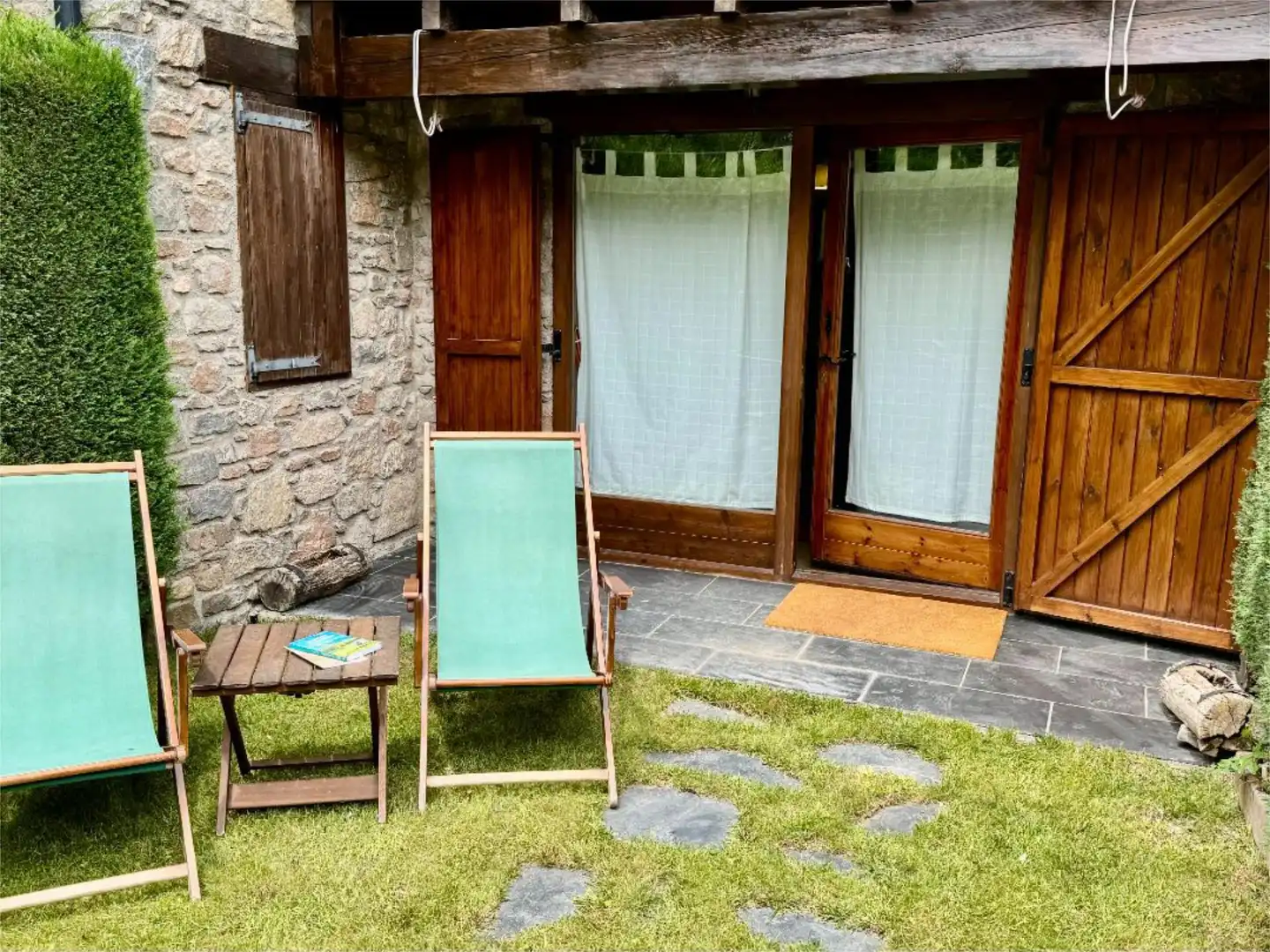 Casa adosada en venda a Lloc Els Torrents, 22, Bellver de Cerdanya Jardí de Casa adosada en venda en Bellver de Cerdanya amb Terrassa i Balcó