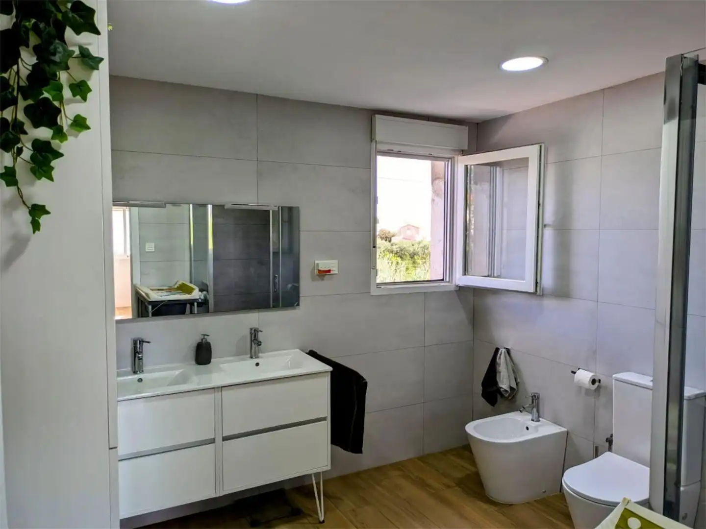 Wohnung zum Verkauf in Calle Alcora S N 83, 10, Estación - Universidad Badezimmer von Wohnung zum Verkauf in Castellón de la Plana / Castelló de la Plana mit Klimaanlage, Privatgarten und Terrasse