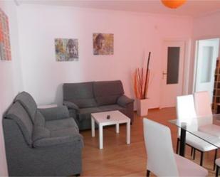Flat to share in Calle Mayor Principal, 28, Centro