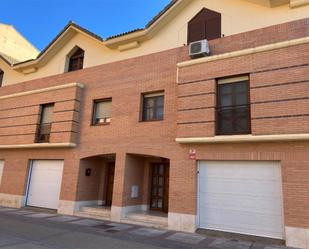 Exterior view of Flat for sale in Ejea de los Caballeros  with Air Conditioner, Heating and Private garden
