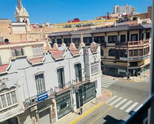 Vista exterior de Pis de lloguer en  Melilla Capital amb Aire condicionat i Balcó