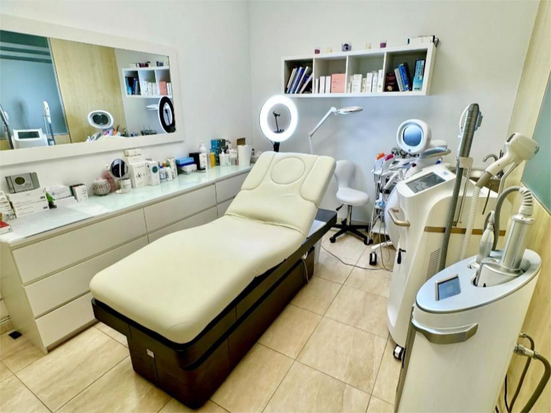 Dormitori de Local en venda en Adeje amb Aire condicionat i Moblat