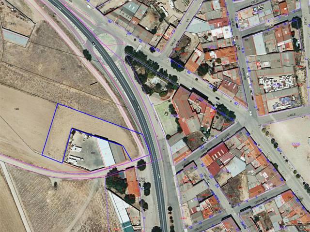 Terreno en Venta en Avenida Juan XXIII, 23 en Las Pedroñeras