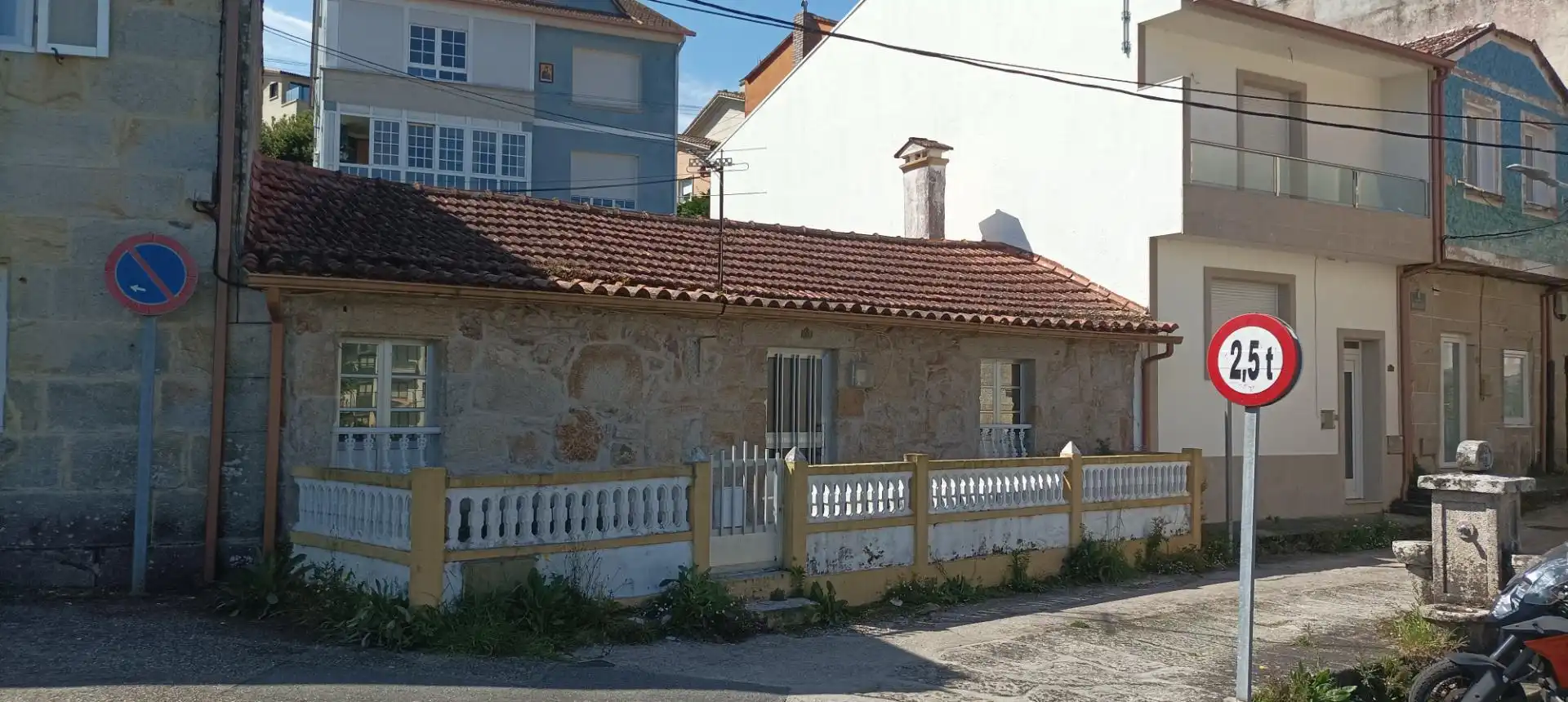Vista exterior de Casa o xalet de lloguer en Baiona amb Calefacció, Jardí privat i Parquet