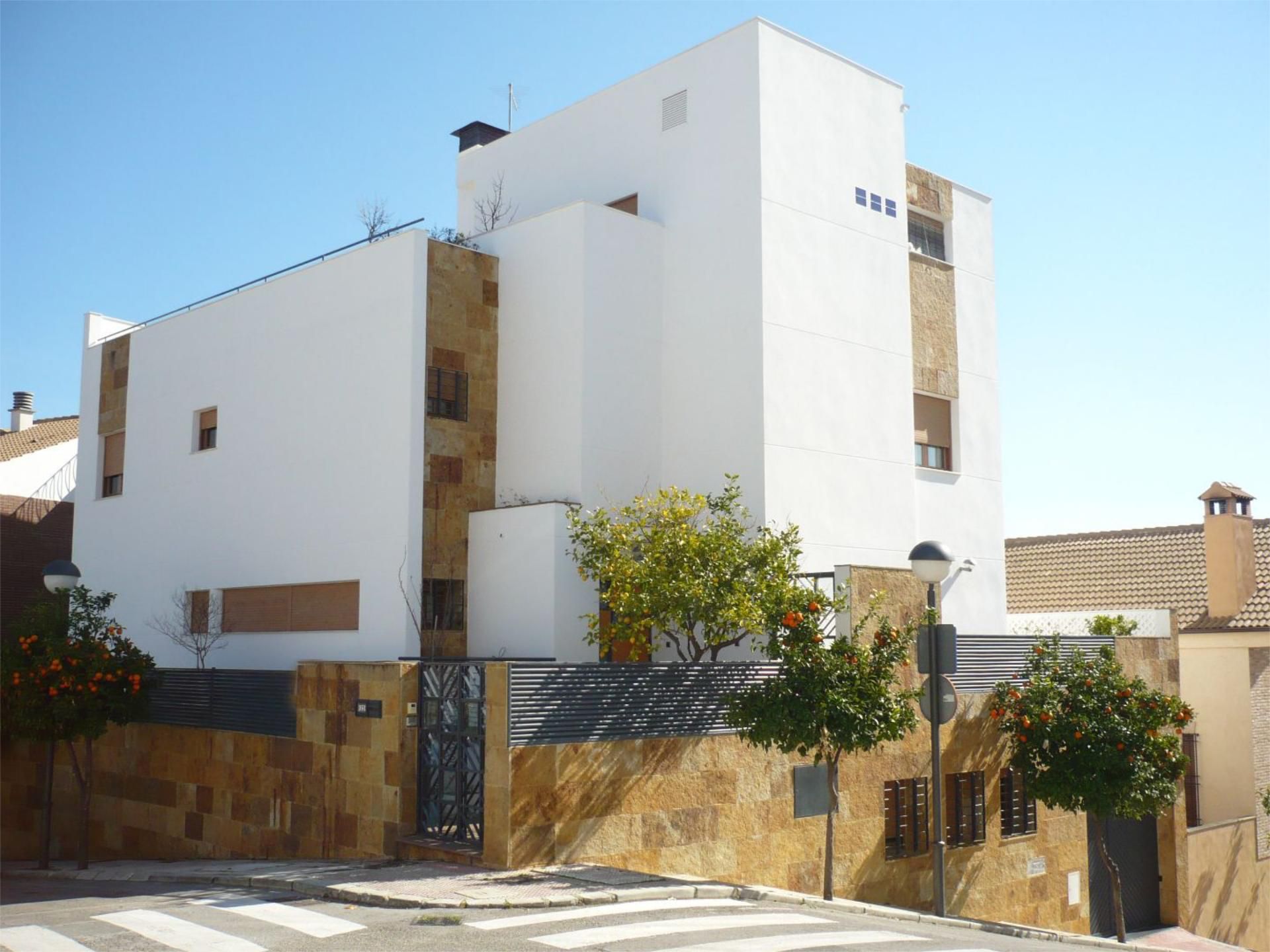 Exterior view of House or chalet for sale in  Jaén Capital  with Air Conditioner, Heating and Private garden