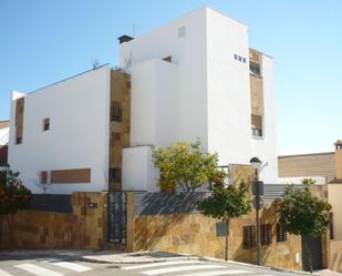 Vista exterior de Casa o xalet en venda en  Jaén Capital amb Aire condicionat, Calefacció i Jardí privat