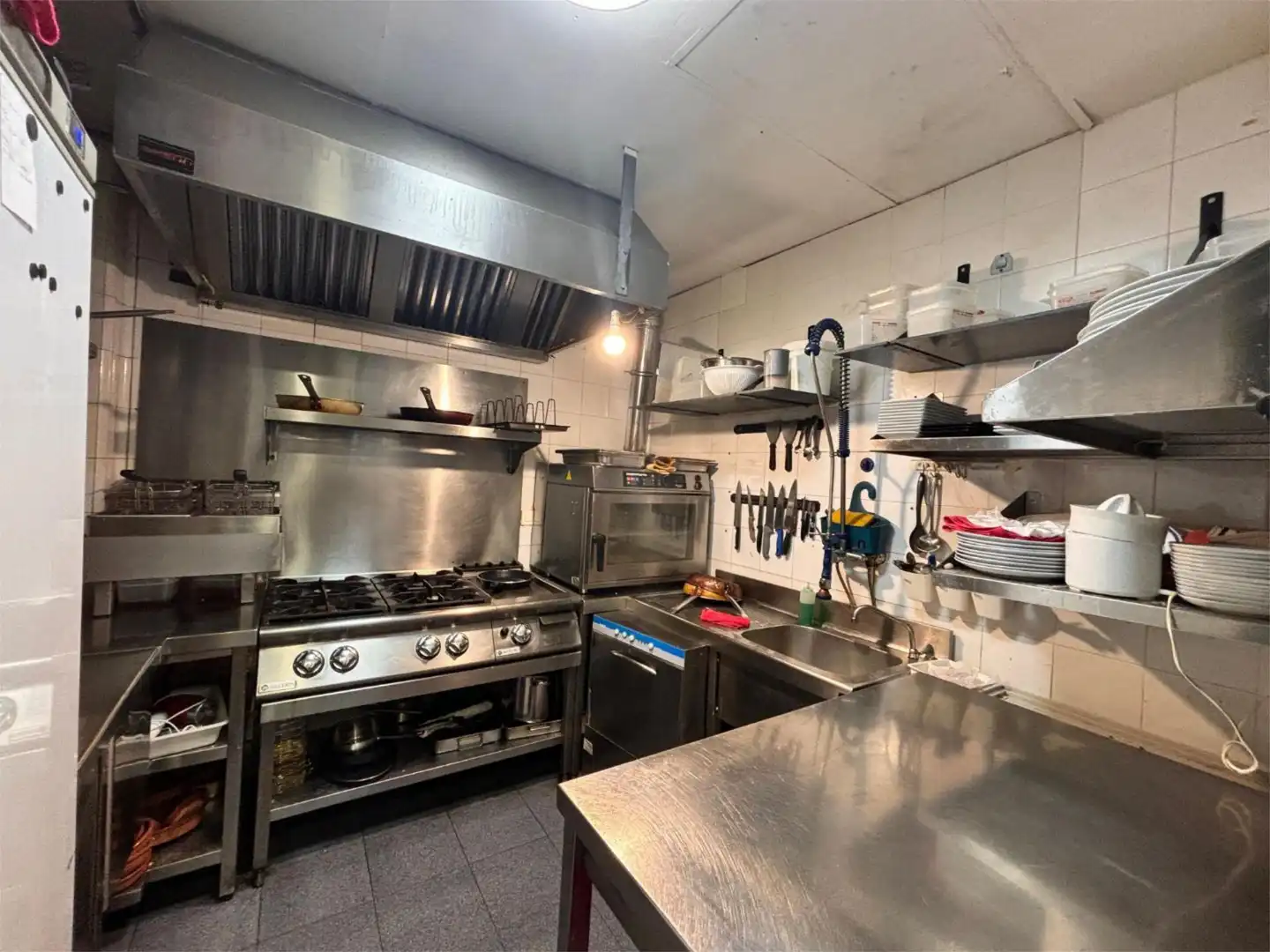 Commercial properties for rent in Calle de Irunlarrea, 5, Mendebaldea - Ermitagaña Kitchen of Commercial properties for rent in Pamplona / Iruña with Air Conditioner, Heating and Parquet flooring