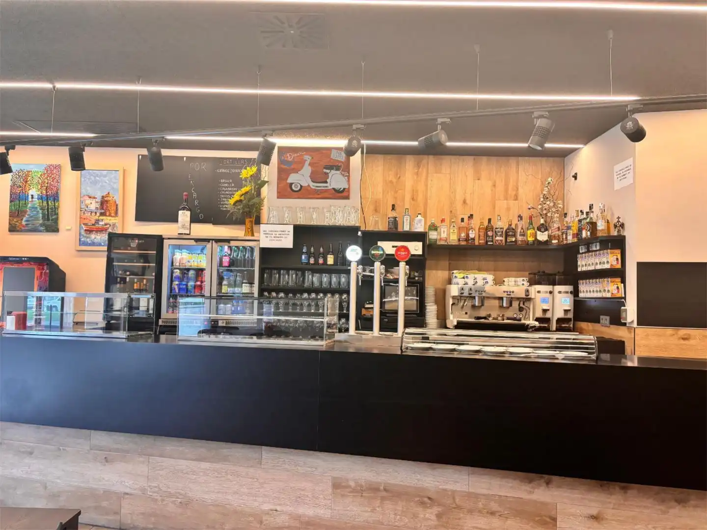 Commercial properties for rent in Calle de Irunlarrea, 5, Mendebaldea - Ermitagaña Commercial properties for rent in Pamplona / Iruña with Air Conditioner, Heating and Parquet flooring