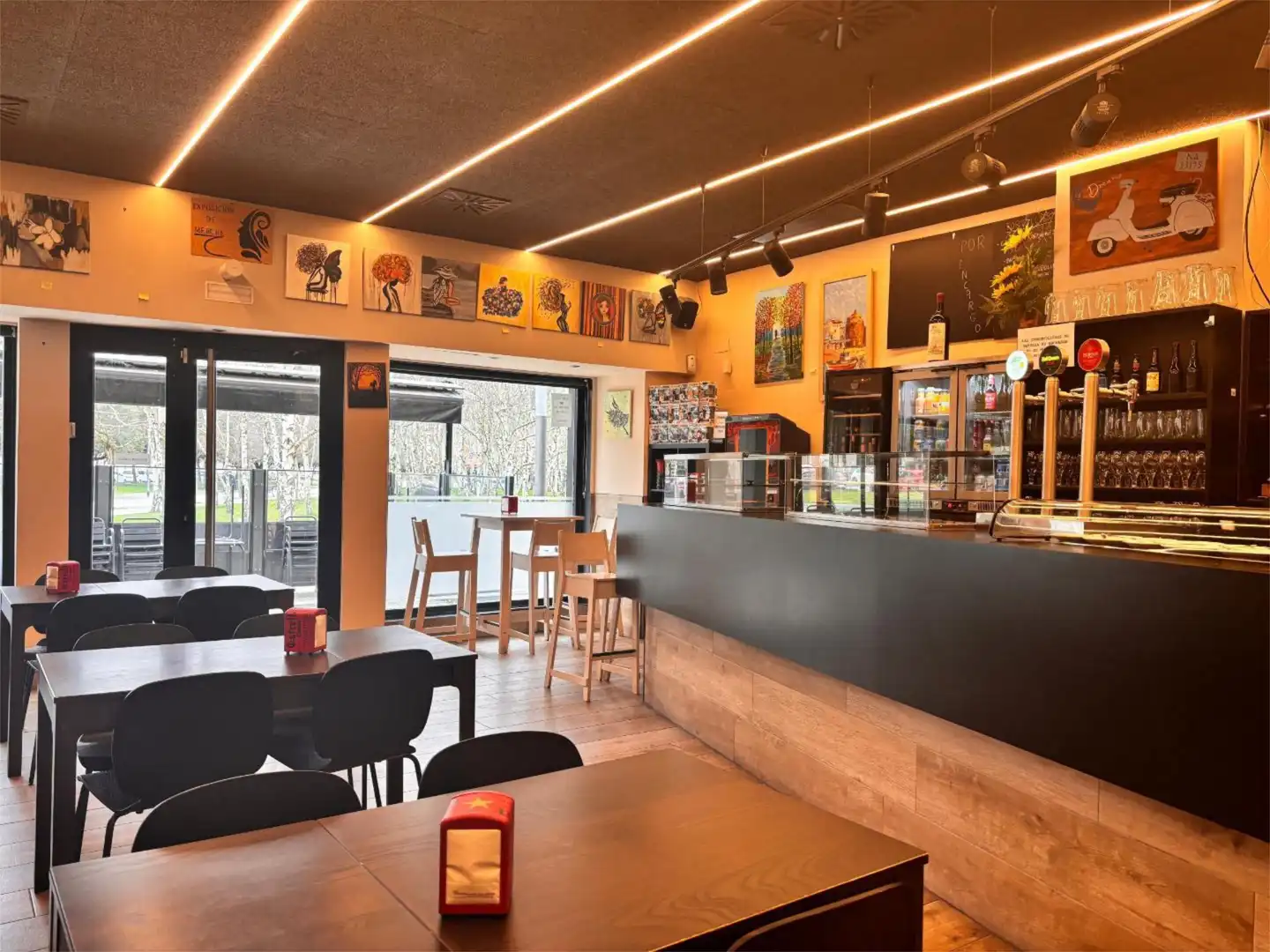 Commercial properties for rent in Calle de Irunlarrea, 5, Mendebaldea - Ermitagaña Commercial properties for rent in Pamplona / Iruña with Air Conditioner, Heating and Parquet flooring