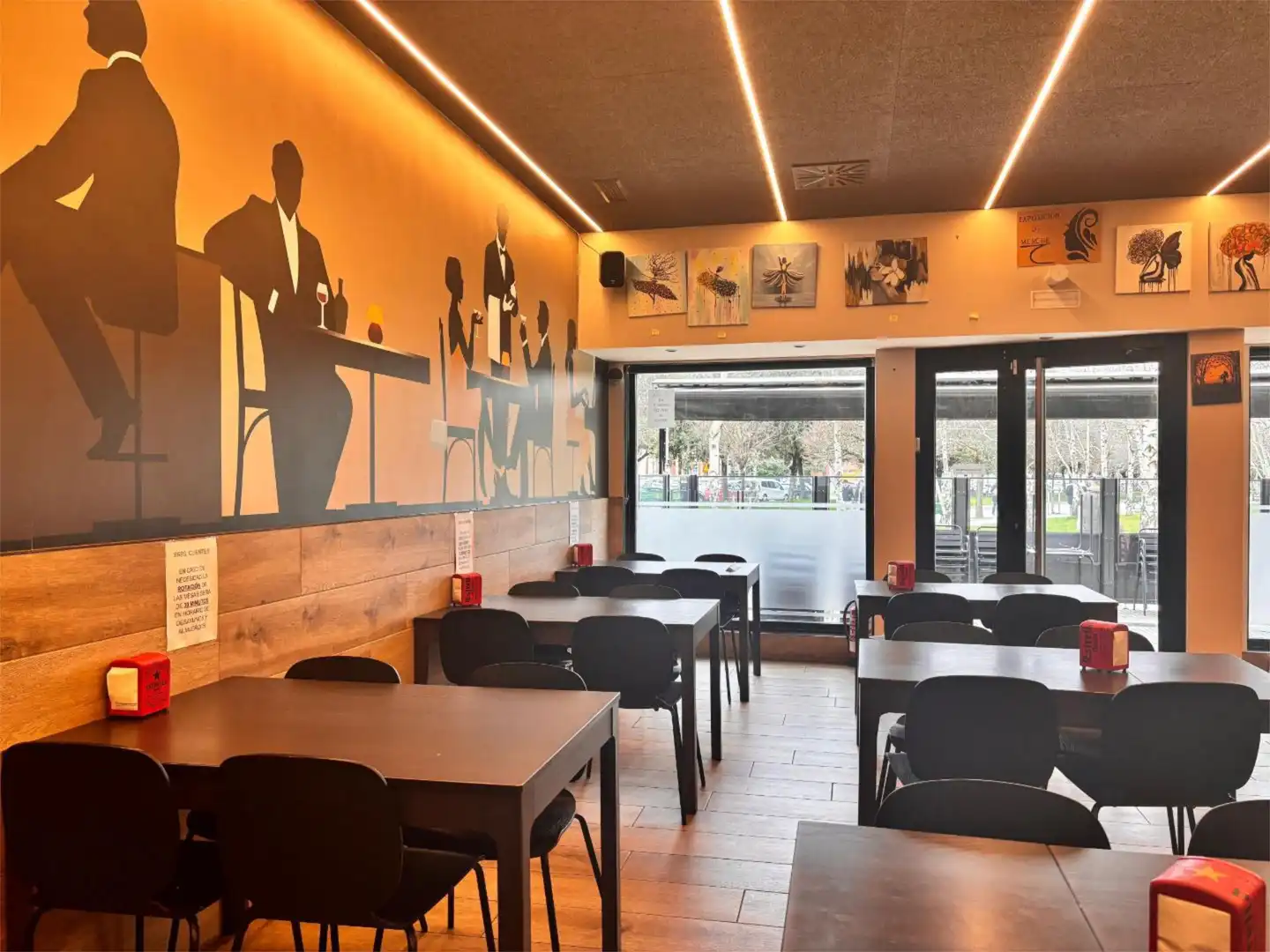 Commercial properties for rent in Calle de Irunlarrea, 5, Mendebaldea - Ermitagaña Commercial properties for rent in Pamplona / Iruña with Air Conditioner, Heating and Parquet flooring