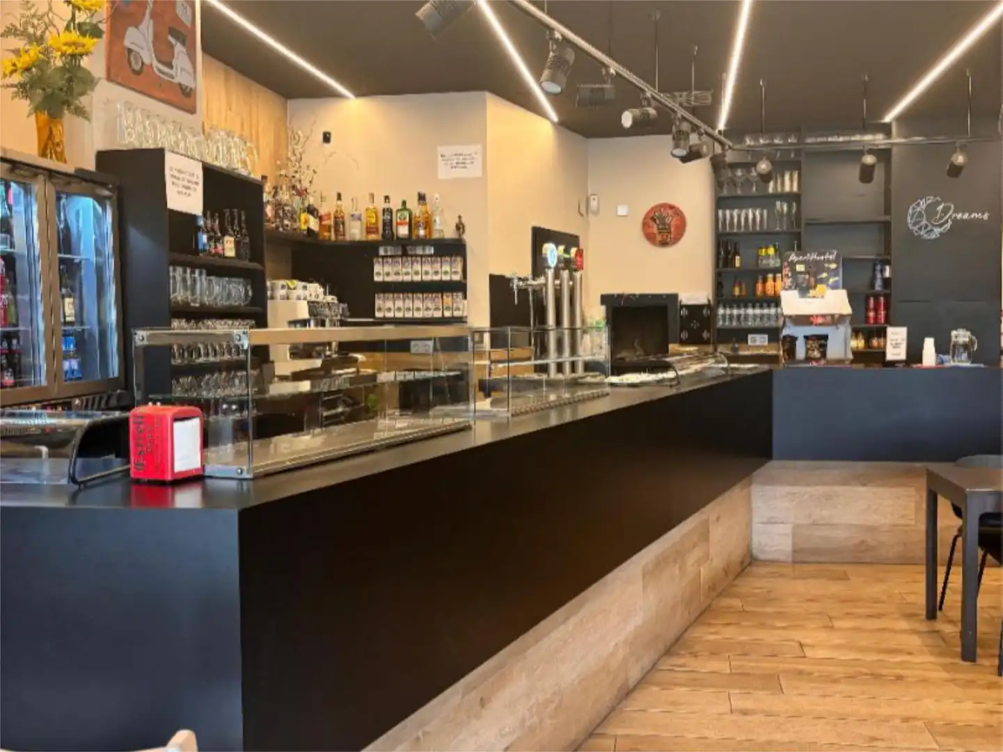 Commercial properties for rent in Calle de Irunlarrea, 5, Mendebaldea - Ermitagaña Commercial properties for rent in Pamplona / Iruña with Air Conditioner, Heating and Parquet flooring