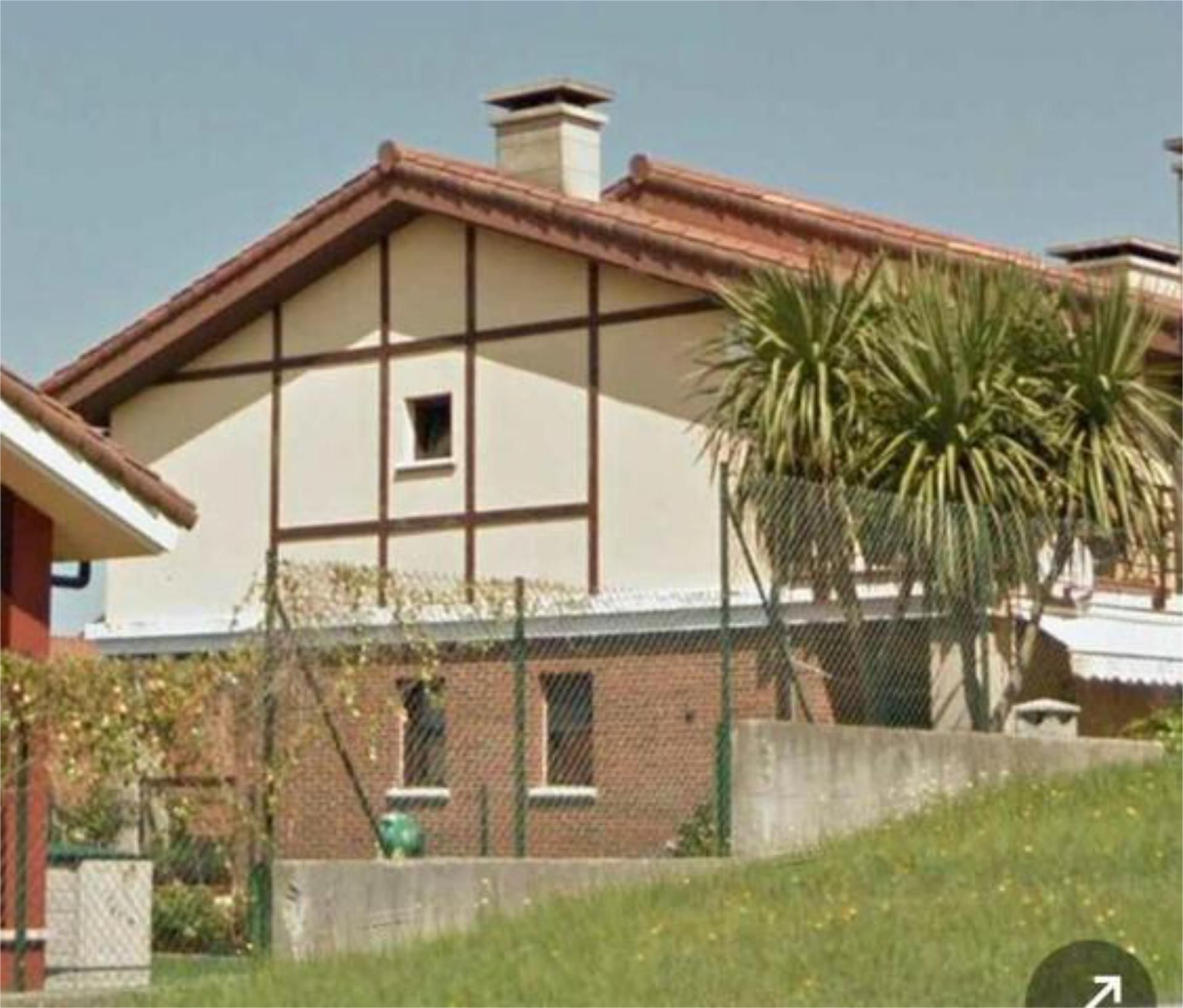 Vista exterior de Casa adosada en venda en Piélagos amb Terrassa