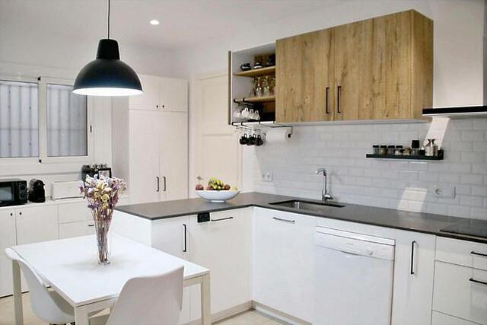 Kitchen of Flat for sale in Vilanova i la Geltrú  with Heating and Terrace