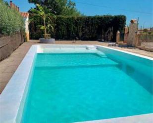 Piscina de Casa adosada en venda en Castellón de la Plana / Castelló de la Plana amb Jardí privat, Terrassa i Traster