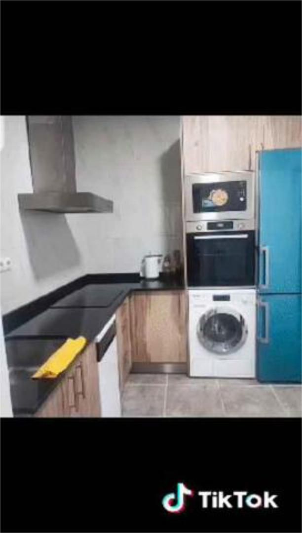 Kitchen of Box room to rent in Barakaldo 