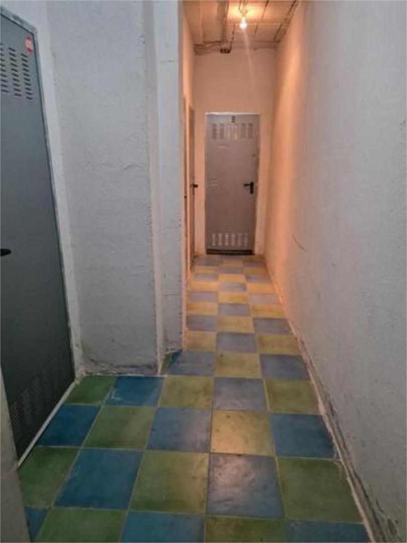 Box room to rent in Parla