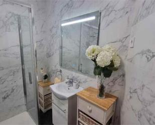 Bathroom of Apartment to rent in Bilbao   with Heating, Terrace and Furnished