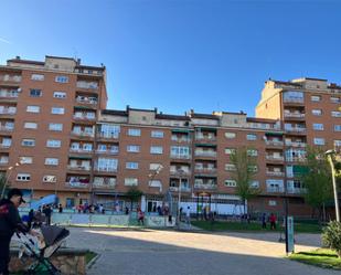 Vista exterior de Pis en venda en Segovia Capital amb Calefacció, Jardí privat i Terrassa