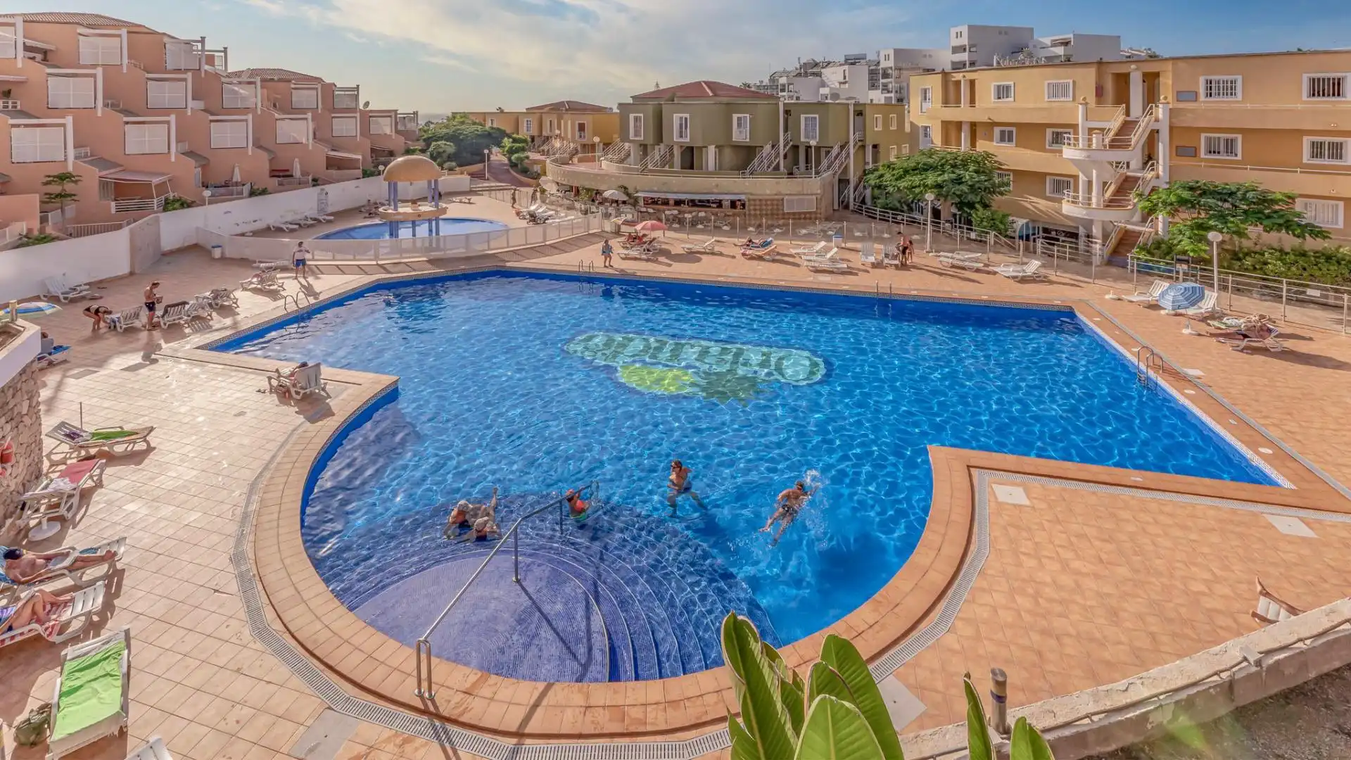 Wohnungen zum Verkauf in Calle Antonio Navarro, 5, Torviscas Bajo Schwimmbecken von Wohnungen zum Verkauf in Adeje mit Klimaanlage, Terrasse und Schwimmbad
