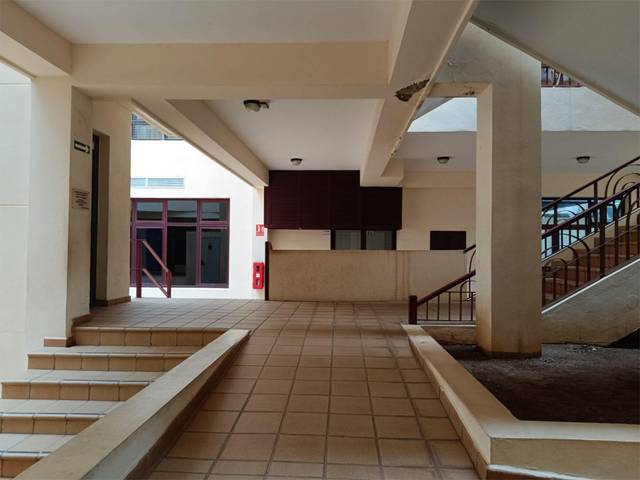 Local comercial en Venta en Calle Prolongación Ramón y Cajal, 3 en Centro