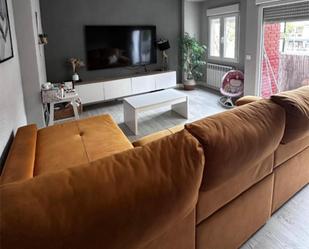 Living room of Flat to rent in  Madrid Capital  with Air Conditioner, Heating and Furnished