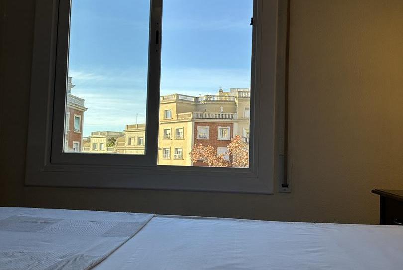 Flat to share in Carrer D'europa, 25, Barri de les Corts, Barcelona - image 1 Photo 1 of Flat to share in Carrer D'europa, 25, Barri de les Corts, Barcelona