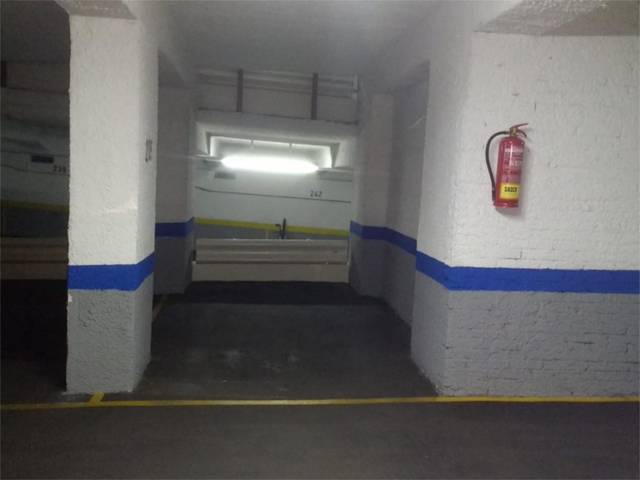 Garaje en Alquiler en Carrer del Prat d'en Rull, 13 en Barri de les Corts