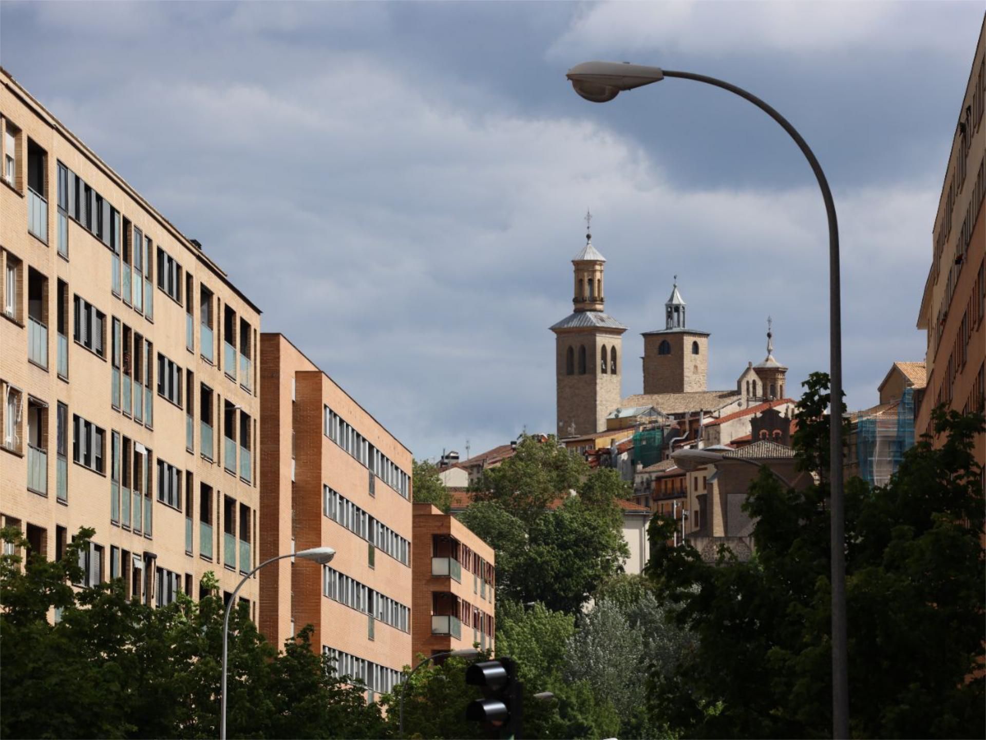 Exterior view of Flat for sale in  Pamplona / Iruña  with Heating, Private garden and Parquet flooring
