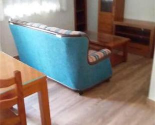 Sala d'estar de Apartament de lloguer en Villamayor amb Calefacció i Moblat