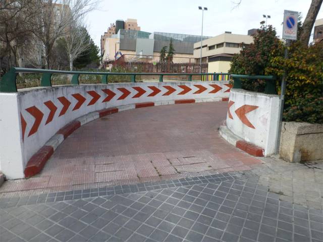 Garaje en Alquiler en Calle del Doctor Cirajas, 19 en Pueblo Nuevo