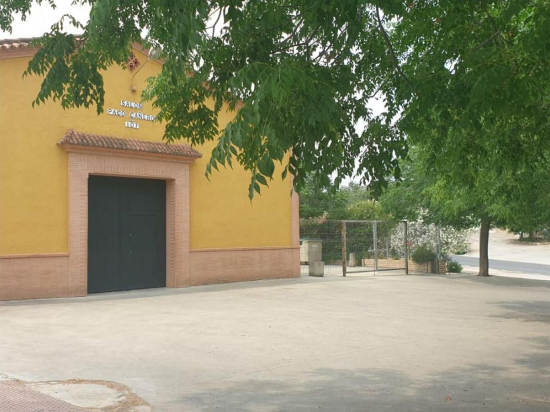 Vista exterior de Nau industrial en venda en Aznalcóllar amb Aire condicionat i Calefacció